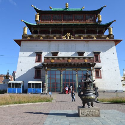 Гандантэгченлин - буддийский монастырь